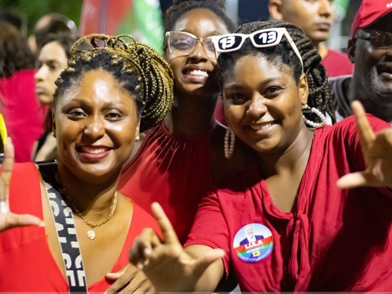 Eleitores de Lula fizeram carnaval no centro de GV - Jornal da cidade