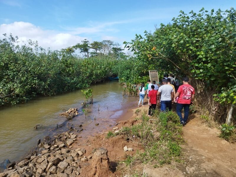 Mestrando da UNIVALE leva estudantes capixabas à foz do rio Doce para promover educação ambiental