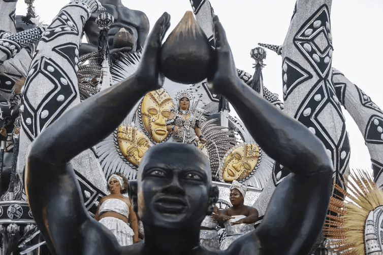 Veja imagens do segundo dia de desfile do carnaval de São Paulo 11 image 95