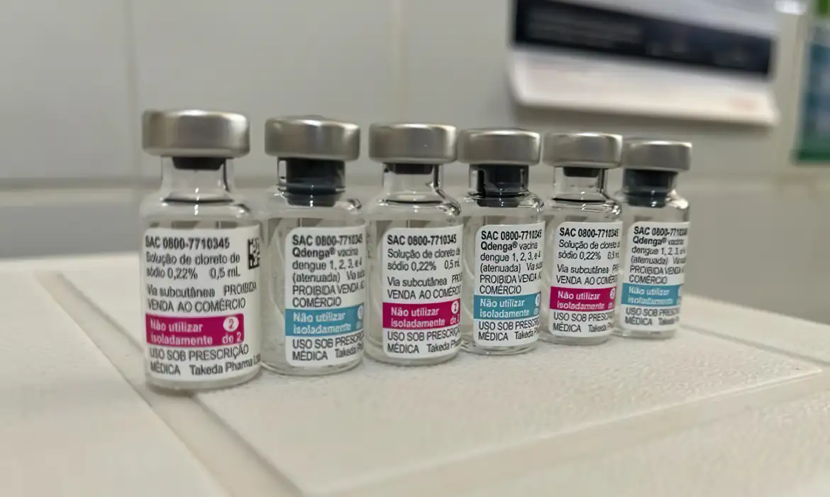 Ministério da Saúde entrega nova remessa de vacinas da dengue - Jornal da  Cidade