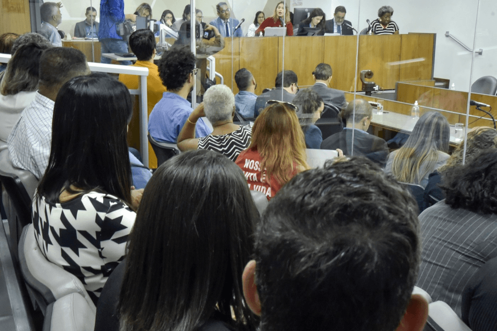 Veto do governador gera protestos em prestação de contas da Educação 3 image 126