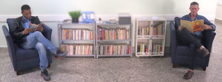 Governo de Minas entrega 200 livros para Hospital Evangélico em Contagem 1 Caixa Estante no Hospital Evangelico Hospital Evangelico Divulgacao 1