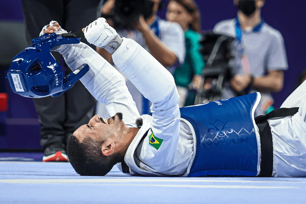 Edival Pontes, o Netinho, ganha 2ª chance graças a algoz e é bronze no taekwondo 1 image 89