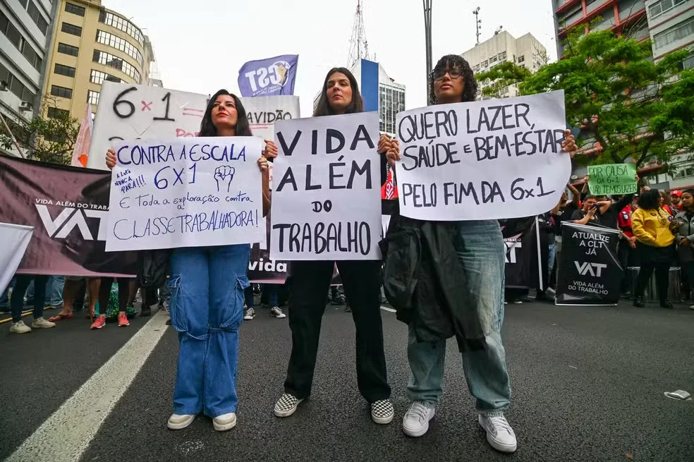 Manifestantes vão às ruas pelo fim da escala de trabalho 6x1 4 image 152