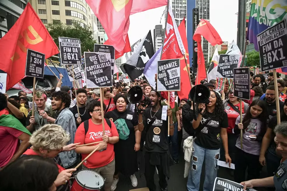 Manifestantes vão às ruas pelo fim da escala de trabalho 6x1 5 image 153