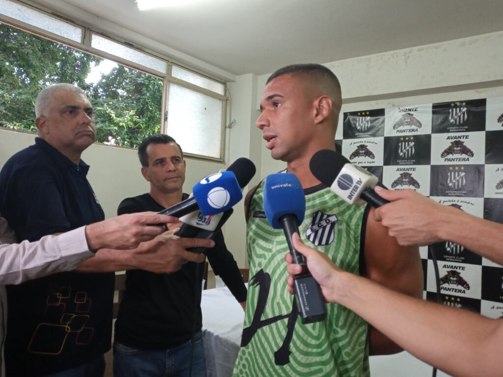 Democrata apresenta atletas e comissão técnica para o Mineiro 2025 3 17342005647146451889010515093199