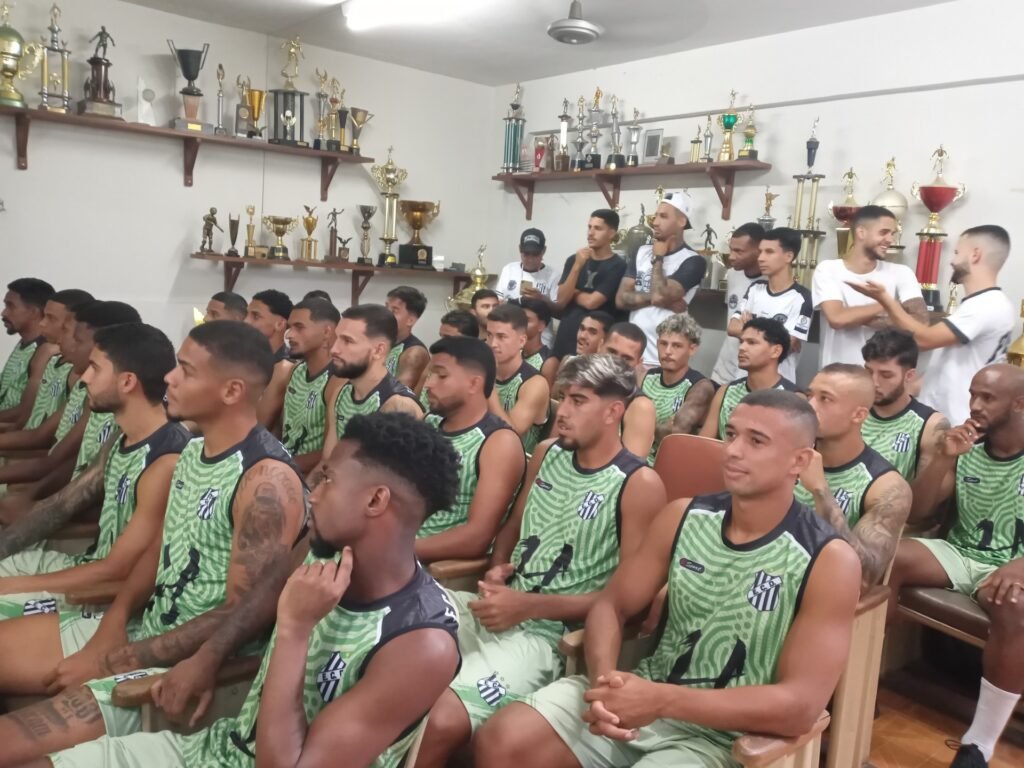 Democrata apresenta atletas e comissão técnica para o Mineiro 2025 8 17342006765236407357596216630826