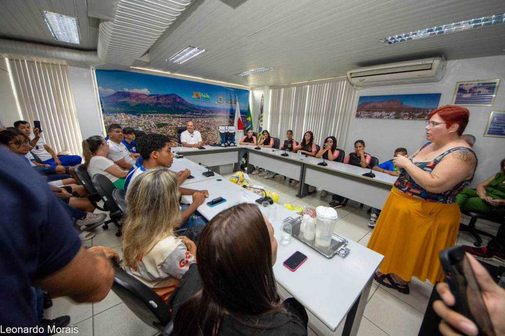 Prefeitura recebe os campeões do Jogos Estudantis Valadarenses 2 image 31