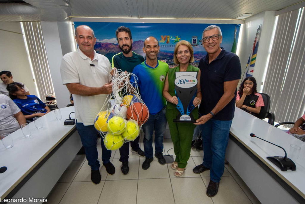 Prefeitura recebe os campeões do Jogos Estudantis Valadarenses 6 image 35