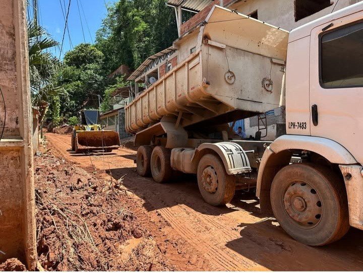 Ipatinga: Equipes de limpeza fazem trabalhos em bairros atingidos pelas enchentes 1 17371424016014765809436544948614