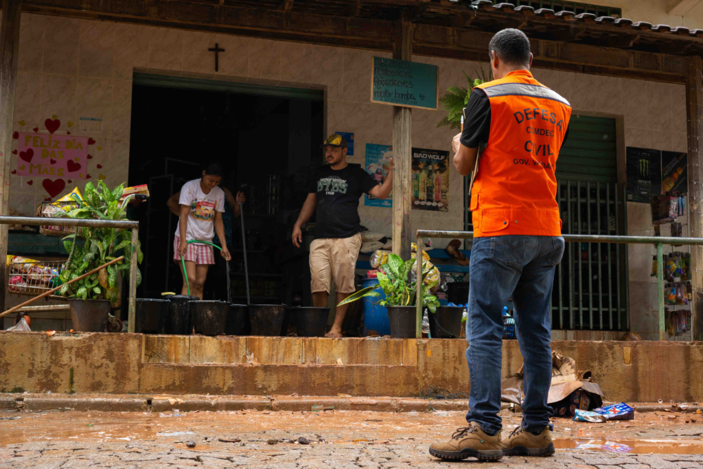Prefeitura atua em Vila Nova Floresta após danos causados pelas chuvas 1 image 146