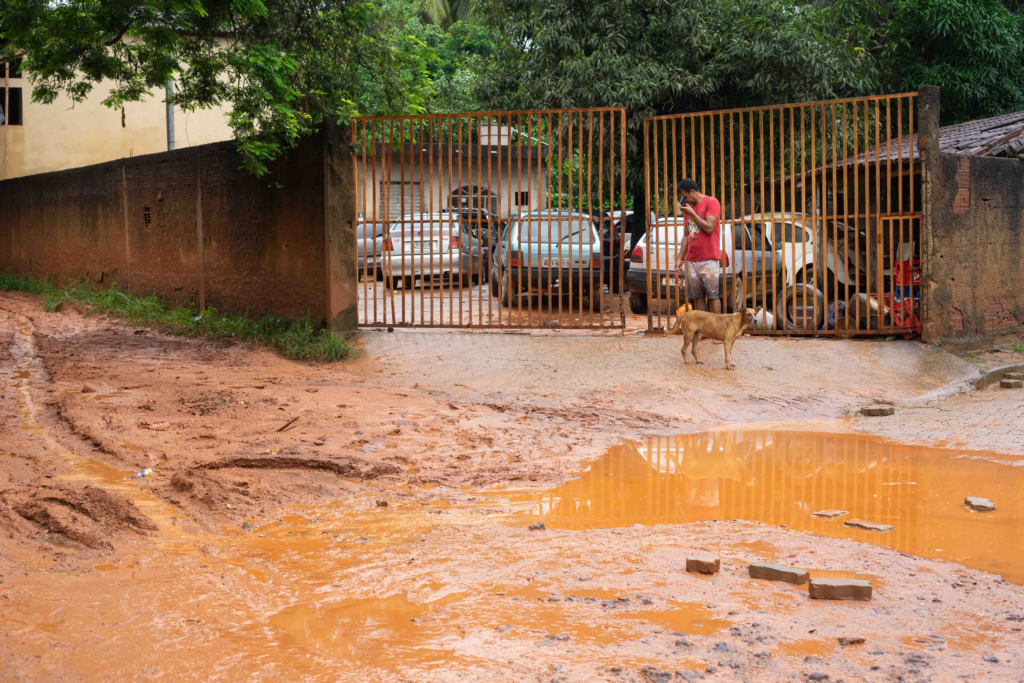 Prefeitura atua em Vila Nova Floresta após danos causados pelas chuvas 2 image 147