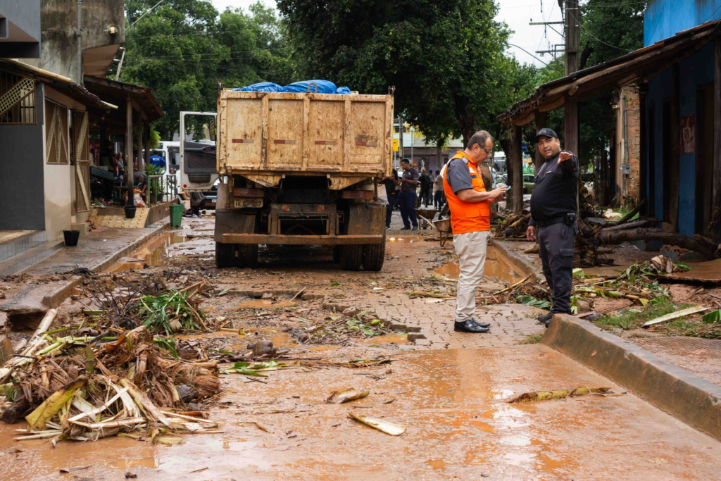 Prefeitura atua em Vila Nova Floresta após danos causados pelas chuvas 10 image 156