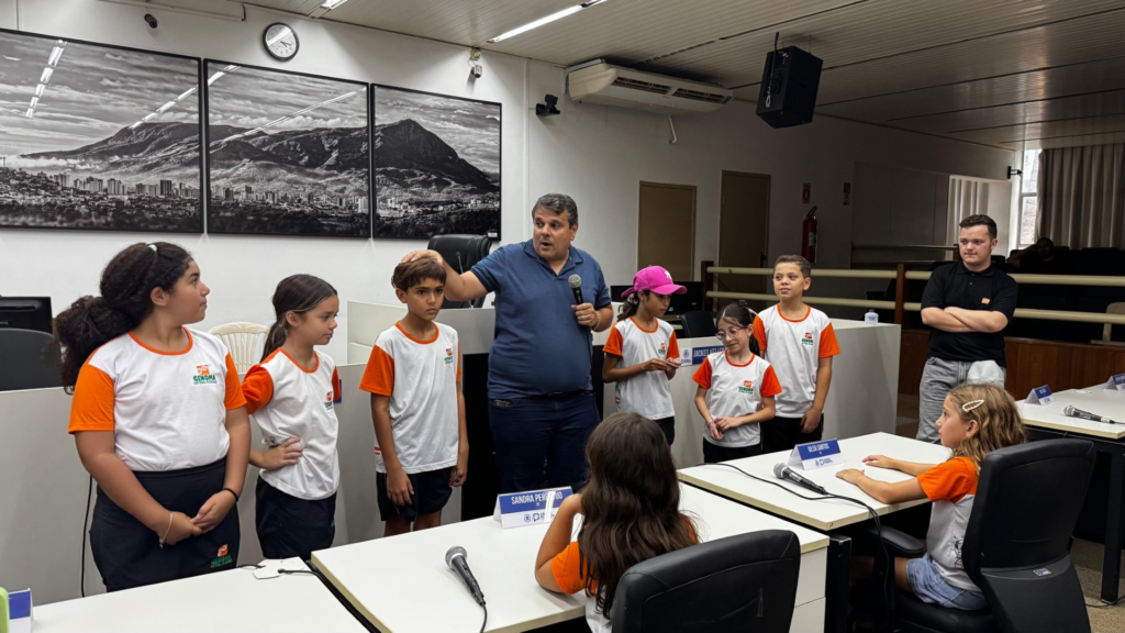 Câmara Municipal abre as portas para estudantes e aproxima jovens do Legislativo 1 image 150