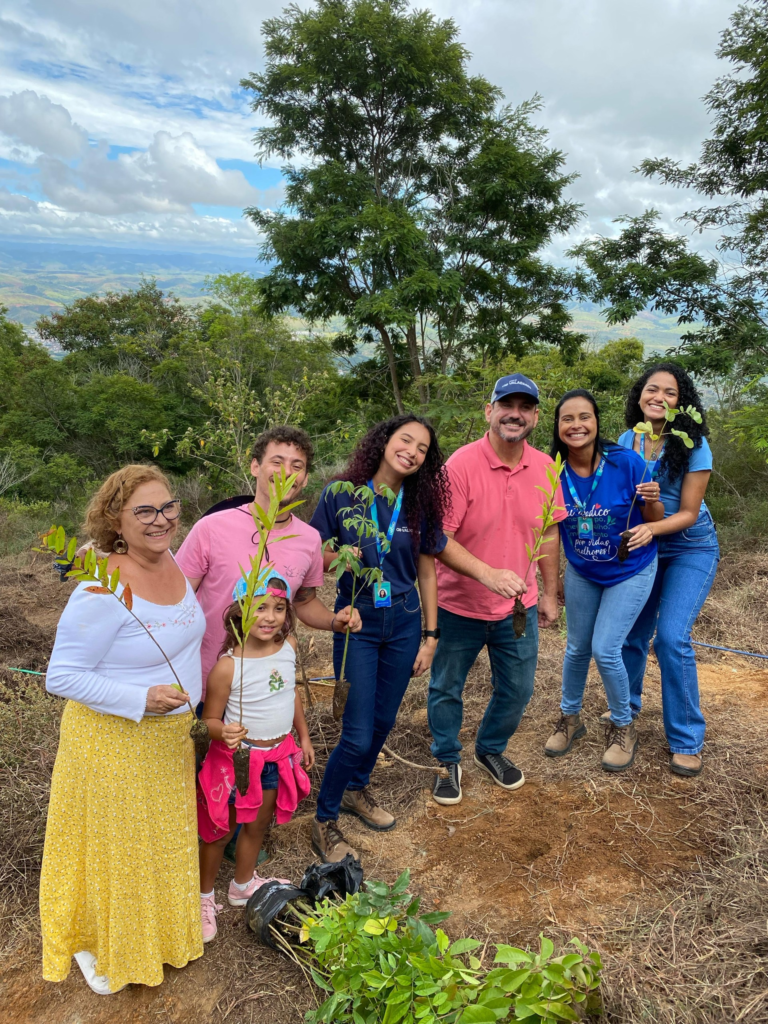 Plantio de mudas no Pico da Ibituruna abre Copa Valadares de Parapente e Mês da Água 4 image 3