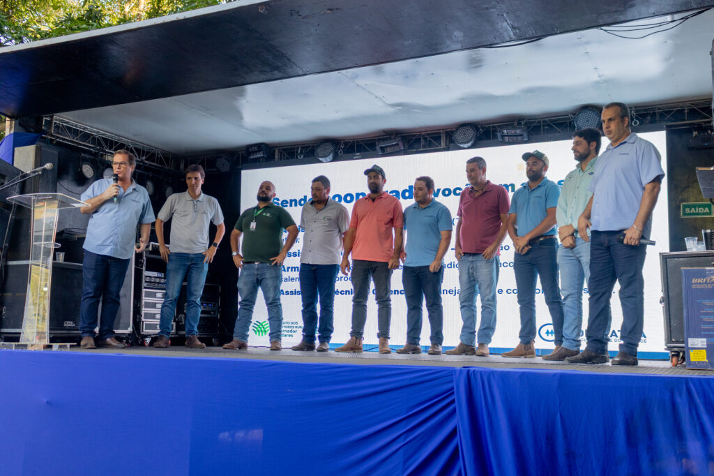 Cooperativa Agropecuária Vale do Rio Doce realiza Tarde de Campo com destaque para os avanços da assistência técnica na pecuária leiteira 4 image 99