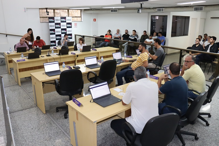 Poder legislativo de Manhuaçu aprova projeto que permite farmácias por 24 horas 1 image 118
