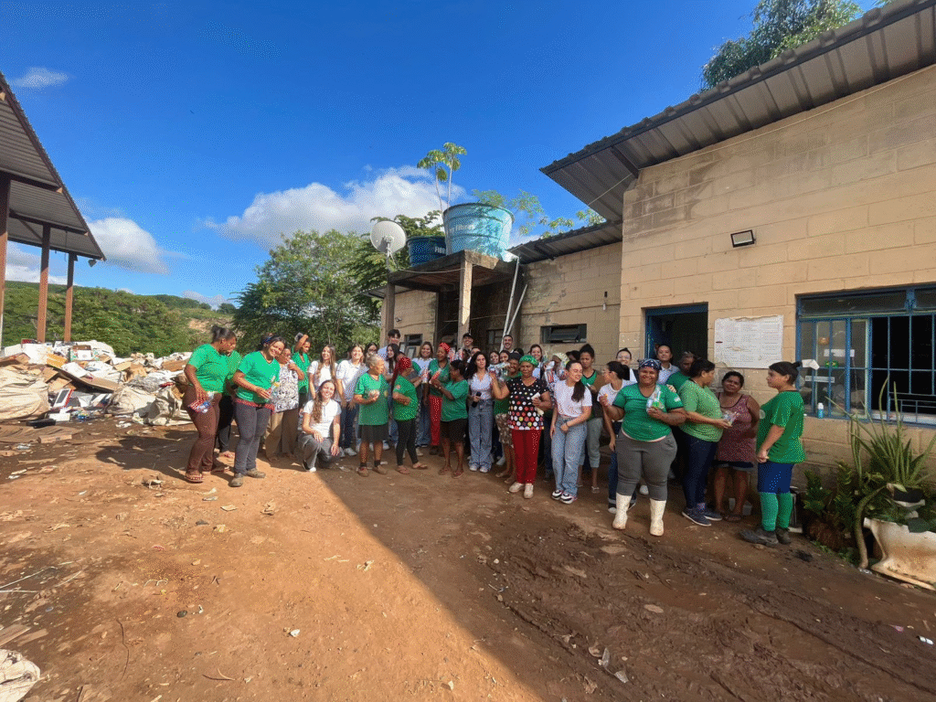 Associadas da Ascanavi recebem orientações sobre saúde bucal e cuidados com a pele 3 image 46