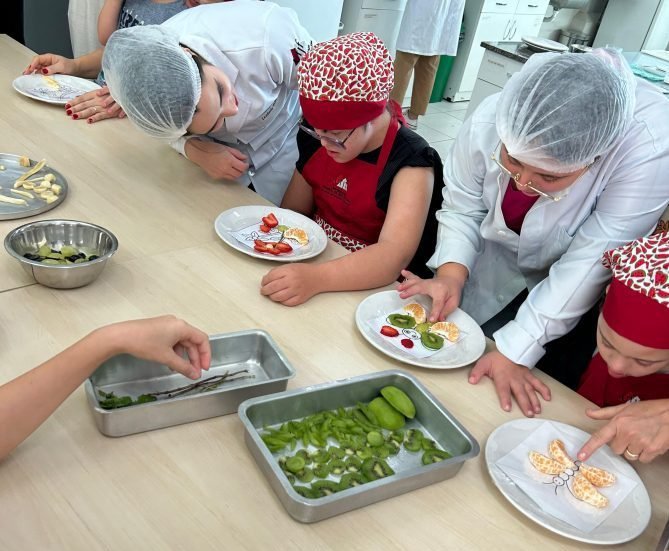 Projeto de extensão promove oficina de culinária para crianças com Síndrome de Down 1 17494646585407166286424611559947