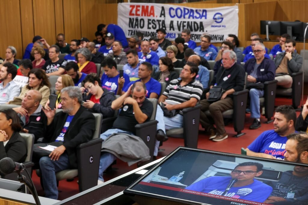 Trabalhadores transformam audiência pública em ato em defesa da Copasa 6 17502421142408729035896569348549