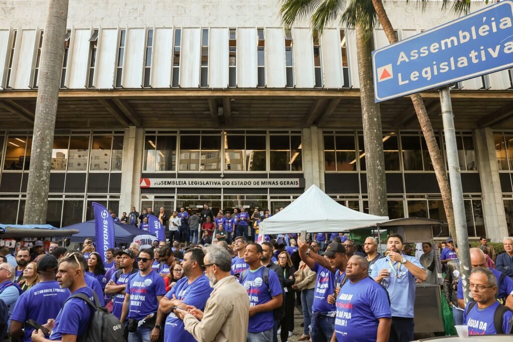 Trabalhadores transformam audiência pública em ato em defesa da Copasa 10 17502421918373731099383619537156