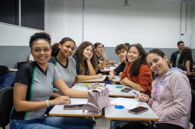 Estudantes do ensino médio vivenciam aula prática de educação financeira na UFJF-GV 1 17503297430311979681865285544298