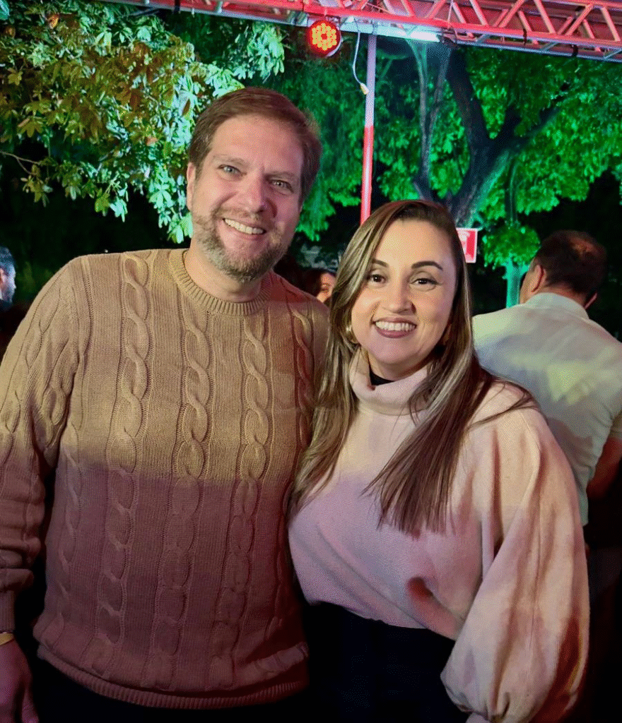 Fernando e Aninha Graciolli mostram os registros da noite que celebrou os 58 anos do Clube Filadélfia e Dia dos Namorados 12 image 200