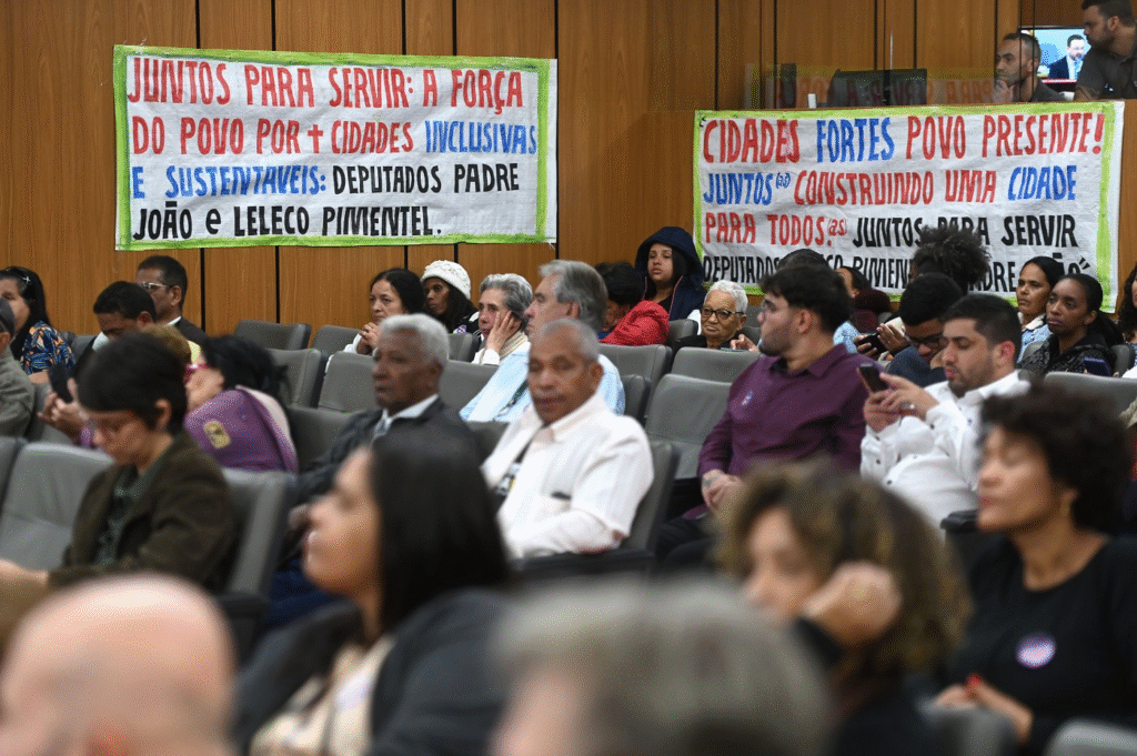 Debate aponta soluções de financiamento e ambientais para os municípios 4 image 250