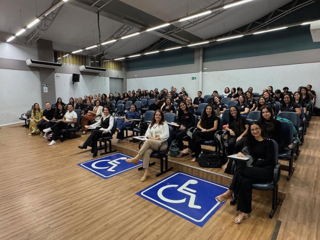 Estudantes e professores de Pedagogia discutem meio ambiente e sustentabilidade em Seminário Integrador 4 image 260